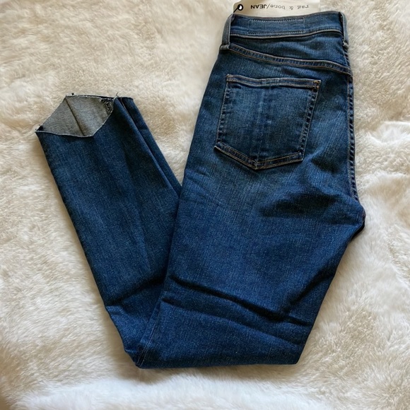 Dark wash jeans they are skinny they’re stretchy they’re soft so comfortable to - Picture 6 of 8